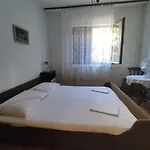 Διαμέρισμα 4 Bedrooms Approx 70 M To The Sea