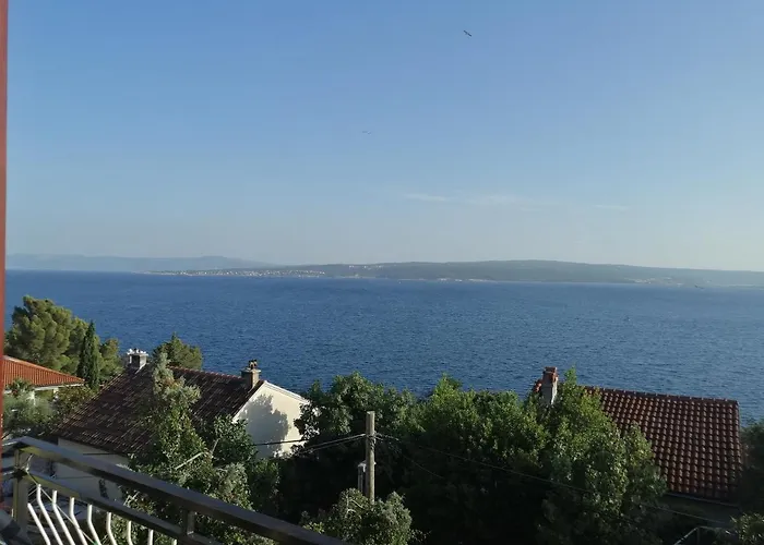 4 Bedrooms Approx 70 M To The Sea Apartamento Dramalj