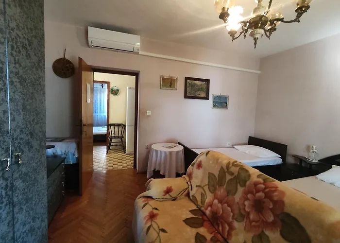 4 Bedrooms Approx 70 M To The Sea Apartamento