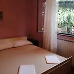 Apartment 4 Bedrooms Approx 70 M To The Sea