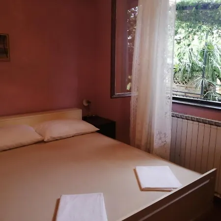 شقة 4 Bedrooms Approx 70 M To The Sea