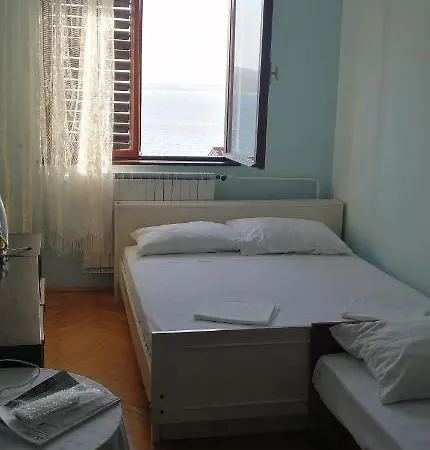 4 Bedrooms Approx 70 M To The Sea Apartmán
