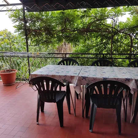 4 Bedrooms Approx 70 M To The Sea Apartmán