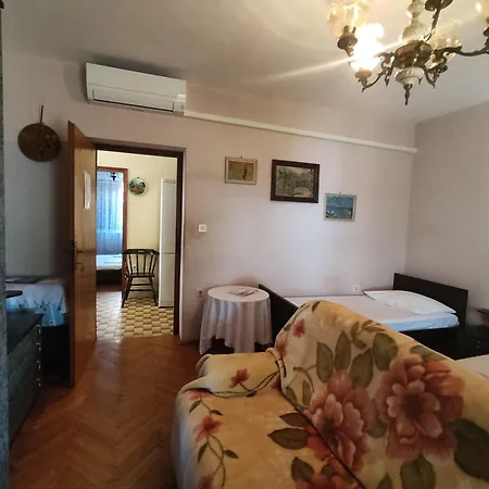 4 Bedrooms Approx 70 M To The Sea Apartmán