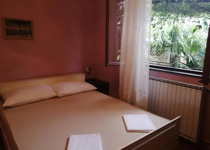 Daire 4 Bedrooms Approx 70 M To The Sea