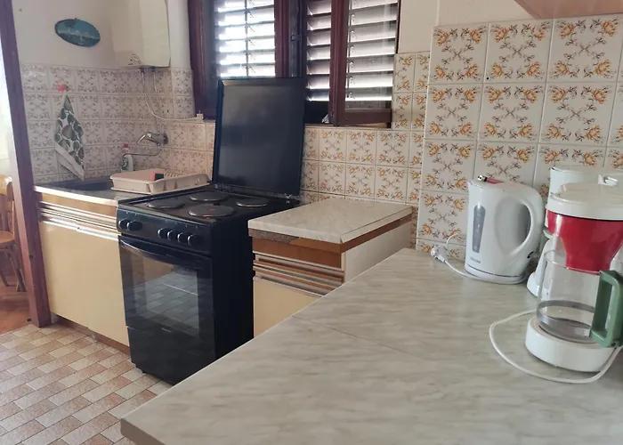4 Bedrooms Approx 70 M To The Sea Appartamento *