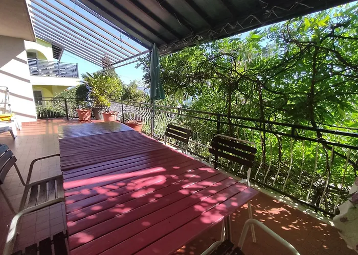 Daire 4 Bedrooms Approx 70 M To The Sea *